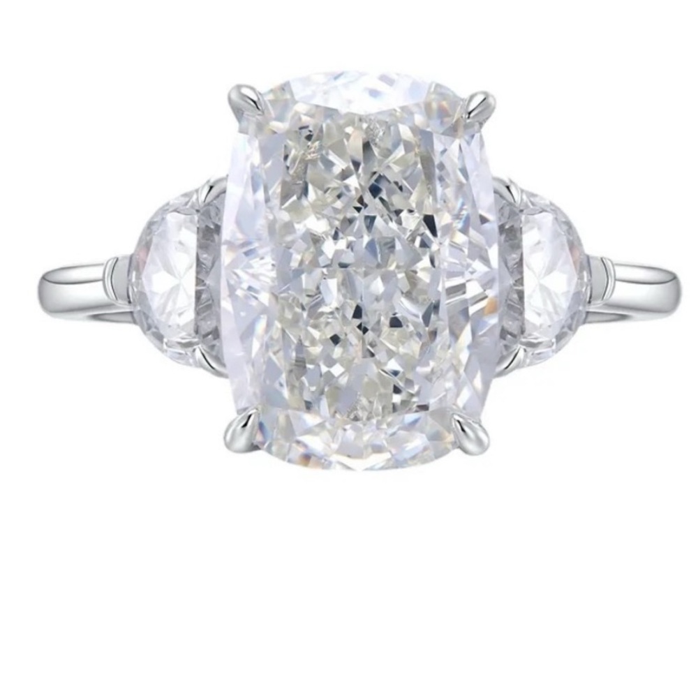 18k 5.5 Cushion Champagne Ring